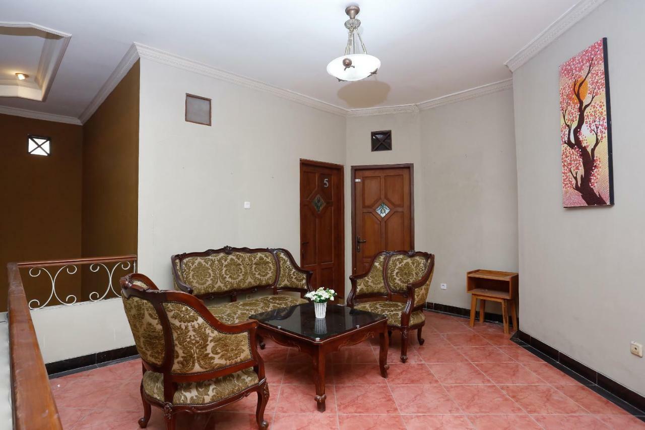 Oyo 1072 Kampung Condro Wulan Guesthouse Maguwo Dış mekan fotoğraf