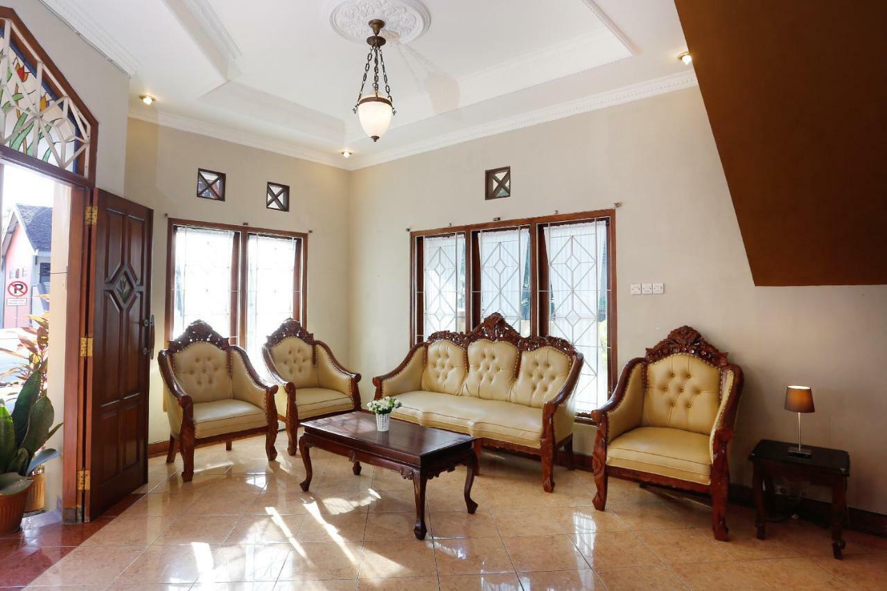 Oyo 1072 Kampung Condro Wulan Guesthouse Maguwo Dış mekan fotoğraf