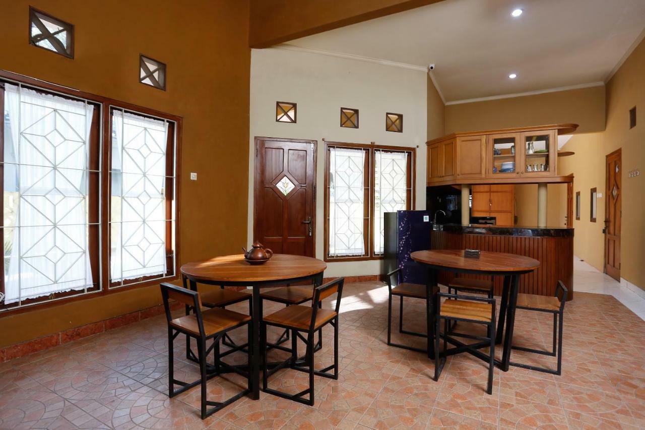 Oyo 1072 Kampung Condro Wulan Guesthouse Maguwo Dış mekan fotoğraf