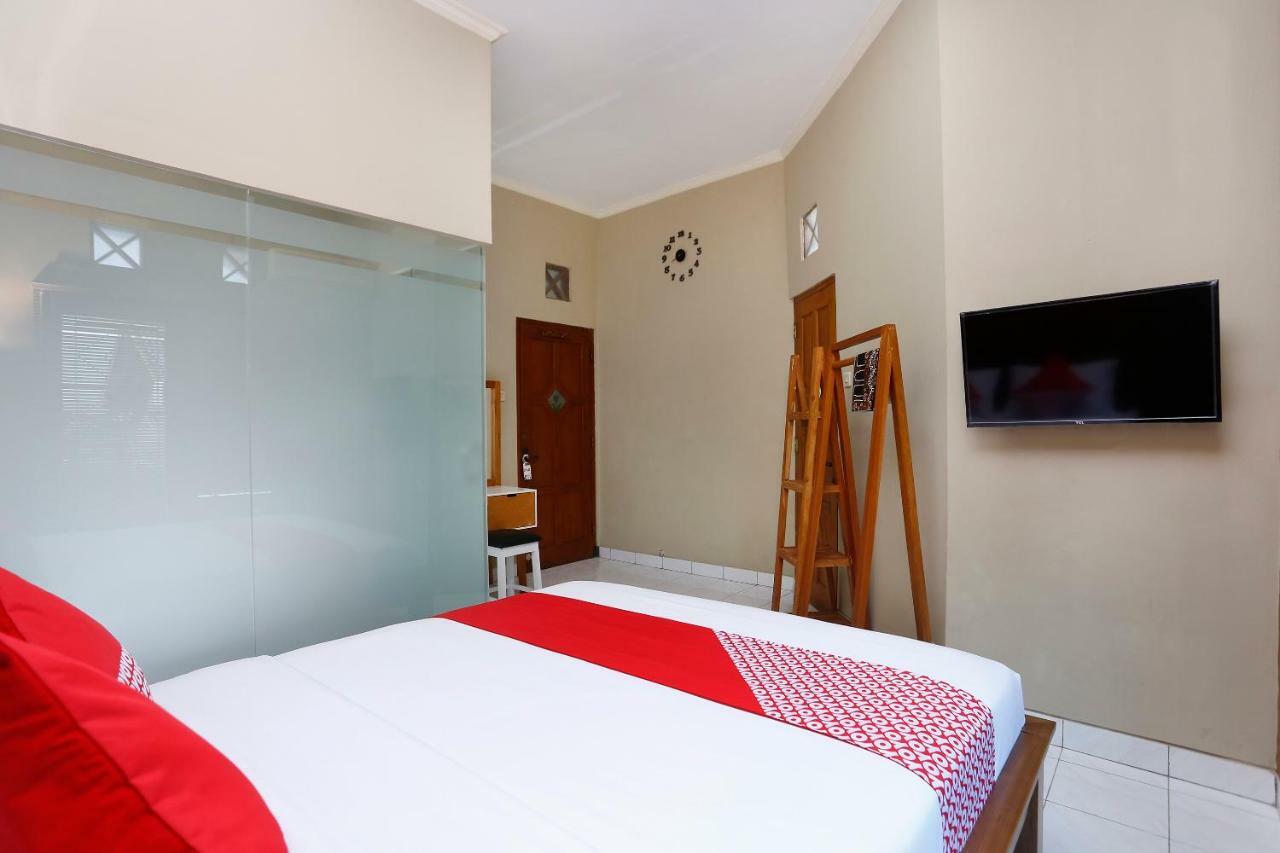 Oyo 1072 Kampung Condro Wulan Guesthouse Maguwo Dış mekan fotoğraf