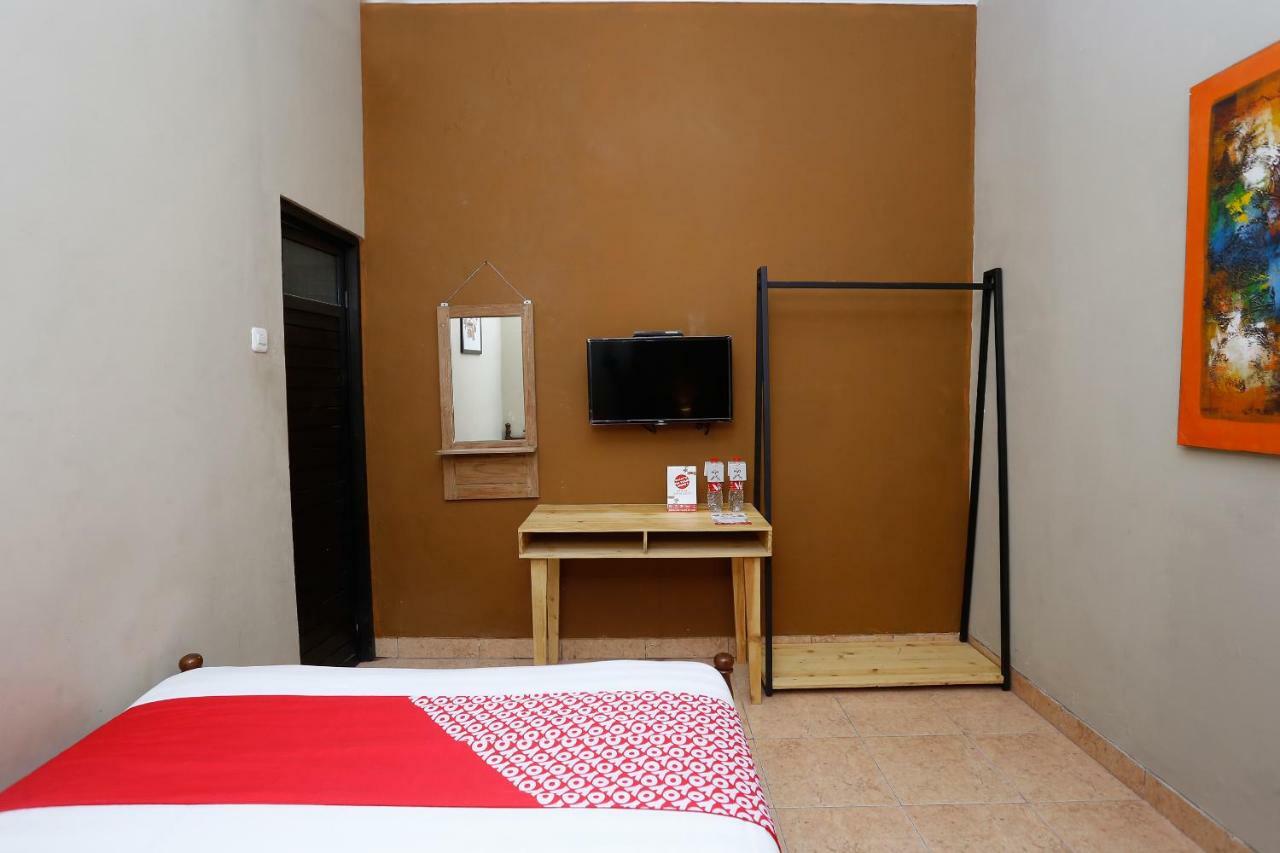 Oyo 1072 Kampung Condro Wulan Guesthouse Maguwo Dış mekan fotoğraf